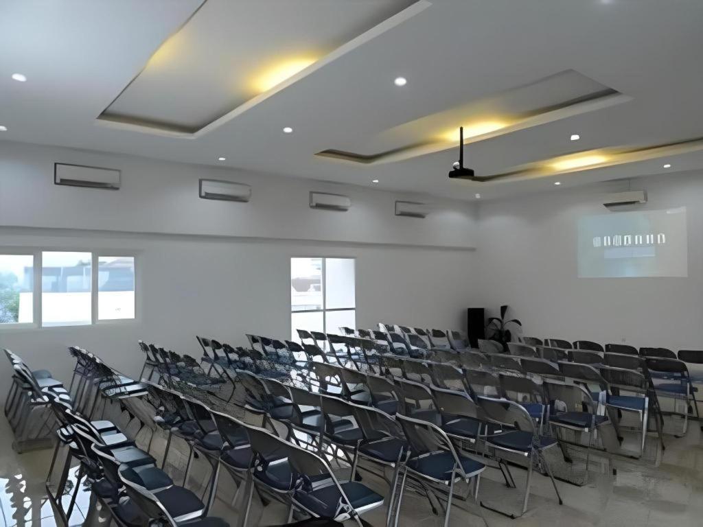 Guest House Nozz Semarang Exterior foto